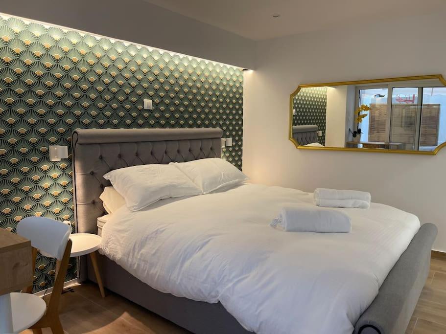 Hideaway Boutique Apartment Athens Ngoại thất bức ảnh